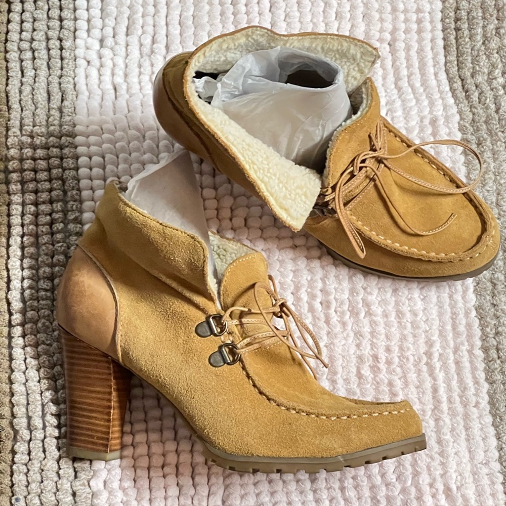 Audrey Brooke heeled bootie